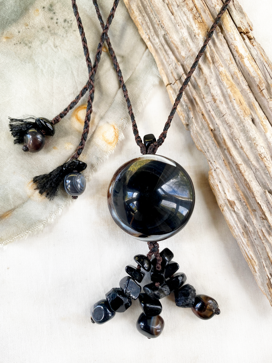 Eye Agate crystal healing amulet