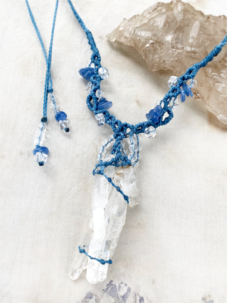 Faden Quartz crystal healing amulet