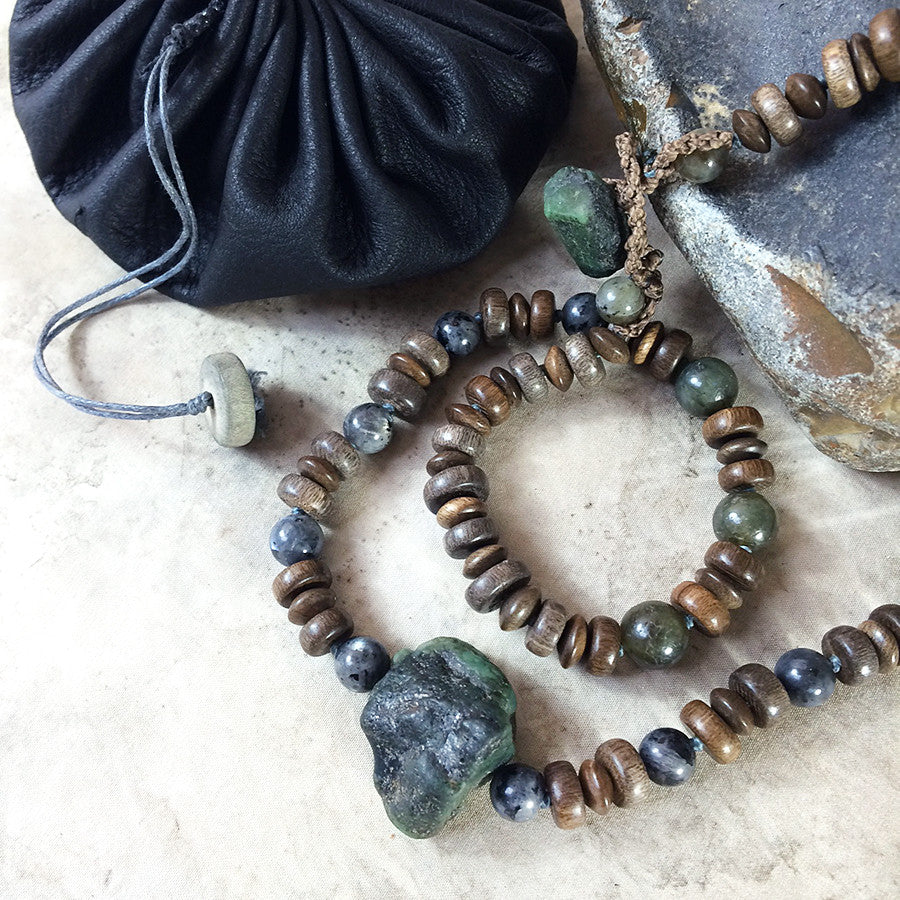 Stone talisman for men ~ with raw Emerald, Labradorite & Norwegian Moonstone