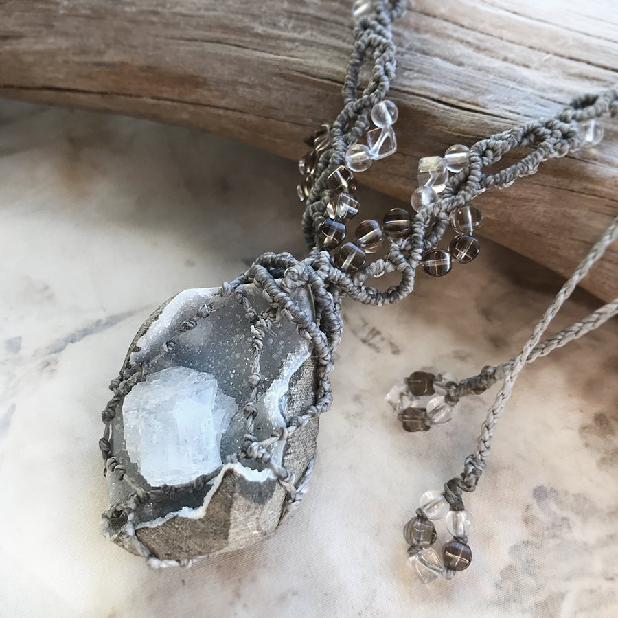 Crystal healing amulet with Heulandite geode
