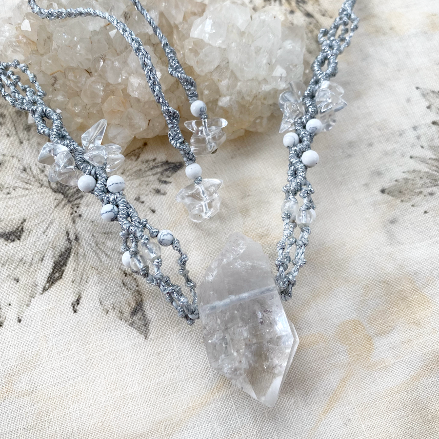 Quartz crystal healing amulet