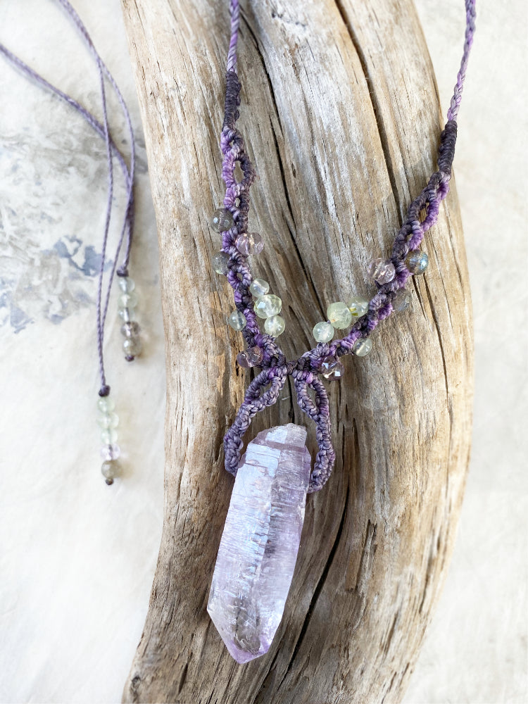 Crystal healing amulet with Vera Cruz Amethyst