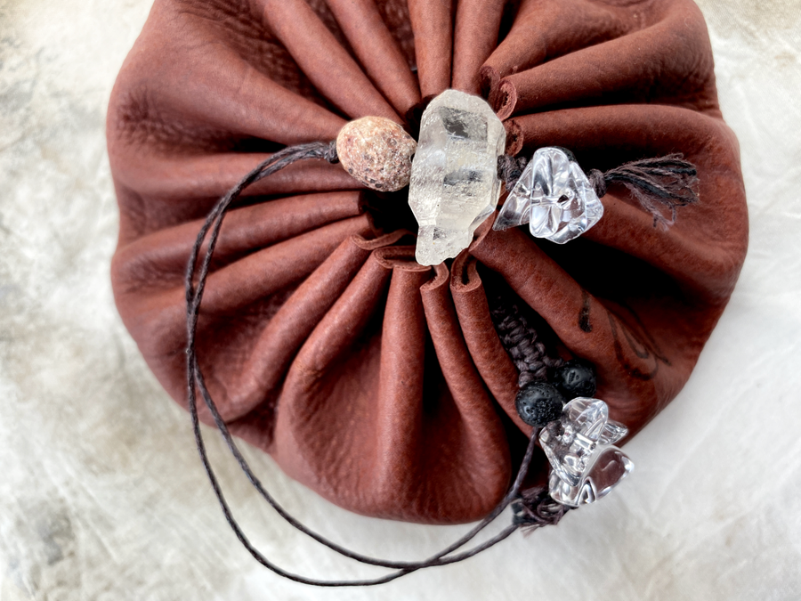 Shamanic pouch for reiki crystals